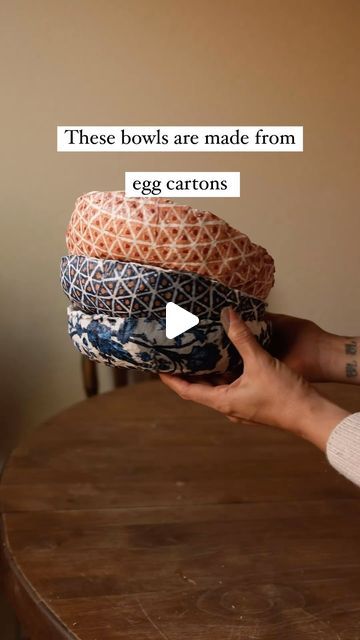 Sibia Torres Padilla | DIYs on Instagram: "A few days ago, I shared some of the things we have made with paper clay, and I had many requests to share a more in-depth video of the bowls
Paper clay is one of my favorites. We have made it in a few different different ways but when we make bowls, I like to stick to this recipe.
First, we soaked two entire egg cartons in water for a few hours
Then we blended them
Squeezed out most of the water with our hands Added about one cup of flour and a sprinkle of salt
Then we kneaded it until it formed a dough like consistency if you notice that your clay is too dry, you can try adding in small amounts of water and if your clay is too runny add a little bit more flour
when the flour mixes with the water, it’s going to form a sort of paste. For this reci Diy Bowl, Egg Cartons, Egg Carton Crafts, School Glue, Clay Bowl, Cling Wrap, Papel Mache, Egg Carton, Paper Clay