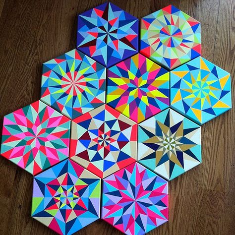 Hexagon Canvas Painting Ideas, Hexagon Art, Hexagon Canvas, Millefiori Quilts, Polygon Art, English Paper Piecing Quilts, Quilt Modernen, Wall Painting Decor, Craft Things