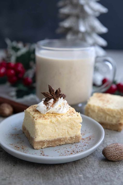 Keto Eggnog, Eggnog Cheesecake, Low Carb Holiday, Keto Holiday, Keto Christmas, Cheesecake Bar Recipes, Thm Desserts, Eggnog Recipe, Low Carb Baking