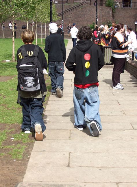 Mode Steampunk, 2000s Skater, Skater Boys, Skater Aesthetic, Early 2000s Fashion, Skater Boy, Skate Style, Baggy Clothes, Fire Fits