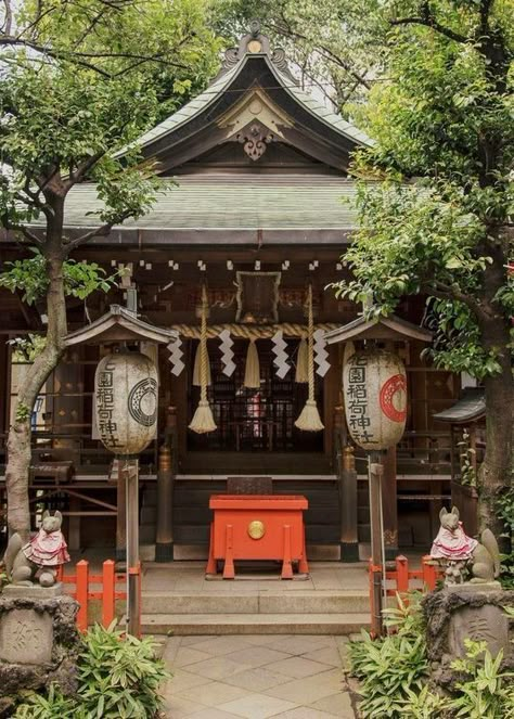 Japanese Guide, Inari Shrine, Japanese Buildings, Japanese Shrine, Japan Architecture, Shinto Shrine, Japanese Temple, Japan Photography, Asian Architecture