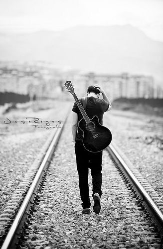 Guitar Senior Pictures, Guitarist Photography, Music Photoshoot, Acoustic Guitar Photography, Senior Photos Boys, Guitar Boy, Band Photoshoot, Musician Portraits, Musician Photography