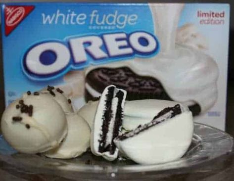 Fudge Oreo, Oreo Cookie Balls Recipe, Cookie Balls Recipe, White Fudge, Oreo Cookie Flavors, Cheese Pound Cake Recipe, Oreo Ideas, Kit Kat Flavors, Cream Cheese Pound Cake Recipe