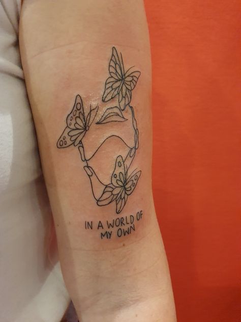 Tatuajes, minimalista, lineal, mariposas In My Own World Tattoo, In A World Of My Own Tattoo, My Own Tattoo, Own Tattoo, World Tattoo, Discreet Tattoos, In A World, A World, Tatting