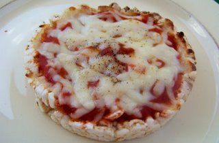 Rice Cake Pizza, Rice Cake Recipes Healthy, Rice Cakes Toppings, 6 Meals A Day, Food Calories List, Pineapple Ham, Cake Pizza, Rice Cake Recipes, Rice Snacks