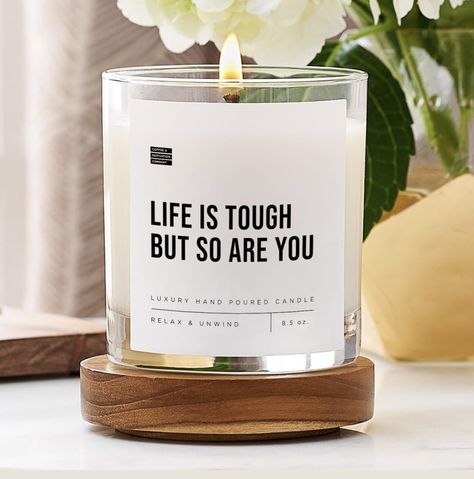 Candle Puns, Candle Message, Candle Scents Recipes, Yankee Candle Scents, Homemade Scented Candles, Best Smelling Candles, Soya Mumu, Spa Candle, Candle Projects