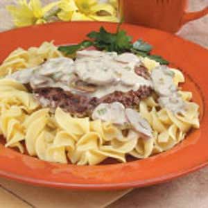 Cube Steak Stroganoff Recipe -This "comfort food" dish is a favorite for my husband and me, and I've shared the recipe with many others.—Margery Bryan, Royal City, Washington Cube Steak Stroganoff, Steak Stroganoff Recipe, Dinner For Two Recipes, Steak Stroganoff, Recipe For Beef Stroganoff, Cubed Steak, Cube Steak, Stroganoff Recipe, Main Course Recipes