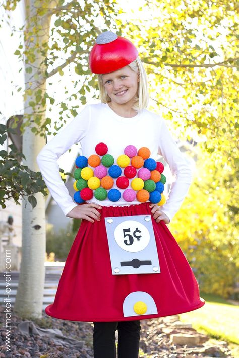 38 of the most CLEVER & UNIQUE Costume Ideas.....that no one else will be wearing this year! | via Make It and Love It Diy Party Costumes, Diy Funny Halloween Costumes, Adult Costumes Diy, Diy Adult Halloween Costumes, Gumball Machine Costume, Costumes Unique, Best Diy Halloween Costumes, Costumes Scary, Creative Halloween Costumes Diy