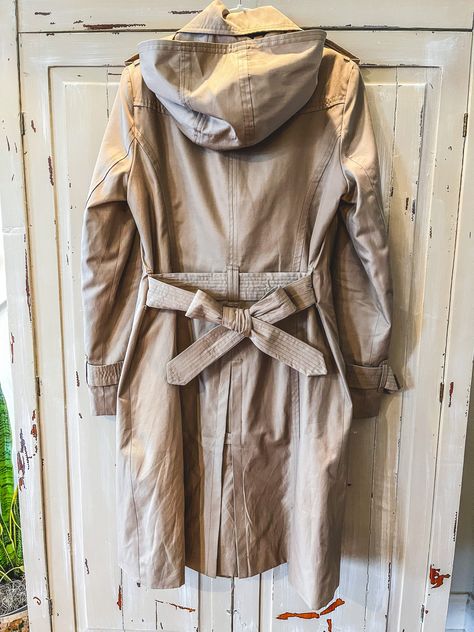 How To Tie Trench Coat Belt Bow, Tie Trench Coat Belt, Trench Coat Belt, Coat Belt, Spring Coat, Preppy Look, Style Inspiration Summer, Cute Bow, Khaki Color