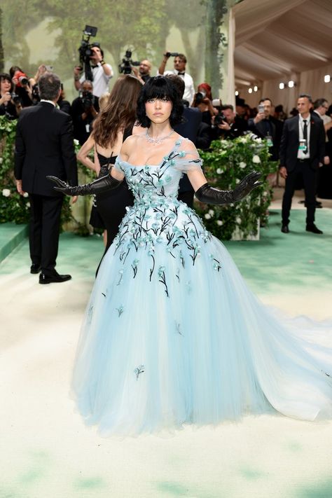 Met Gala 2024: Best dressed stars on the red carpet from Kim Kardashian to Zendaya | The Standard Givenchy Couture, Met Gala Dresses, Met Gala Red Carpet, Sydney Sweeney, Bella Thorne, Costume Institute, Gala Dresses, Prom Night, On The Red Carpet