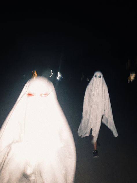 Funny Ghost Costume With Glasses, Ghost With Glasses Aesthetic, Funny Ghosts, Costumes With Glasses, Ghost Halloween Costume, Ghost Costume, Baguio, Ghost Photos, Funny Ghost