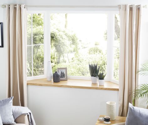 Lounge Window Sill Ideas, Deep Window Sill Ideas Living Room, Deep Window Sill Ideas Bedroom, Window Sill Ideas Decoration Living Room, Bay Window Sill Decor, Deep Window Sill Ideas, Window Sill Ideas Decoration, Window Sill Decor Bedroom, Bedroom Window Sill Decor