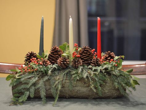 Yule Log Tutorial Log Centerpieces, Christmas Yule Log, Holiday Lights Outdoor, Yule Celebration, Book Christmas Tree, Christmas Log, Yule Log, Yule Decorations, Diy Christmas Tree