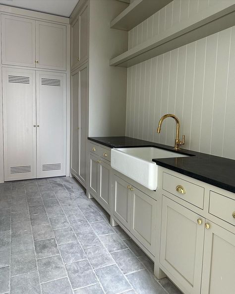 Cynthia Tranel (@labelcdesigns) • Instagram photos and videos Black Counter Laundry Room, Simple Laundry Room Design, Brown Laundry Room, Laundry Pantry Combo Ideas, Easy Laundry Room Makeover, Room Tiles Wall, Landry Room, Mudroom Remodel, House Laundry Room