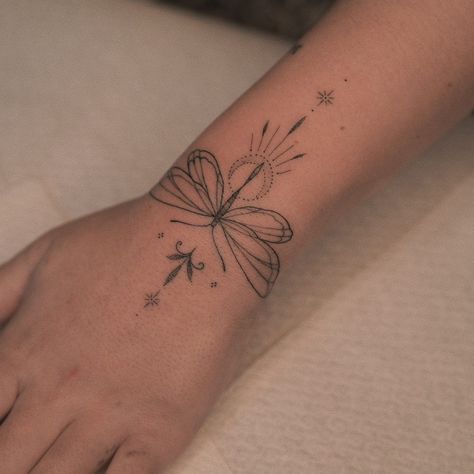 Linework Dragonfly Tattoo, Dragonfly Hand Tattoos For Women, Dragonfly Tattoo Hand, Dragon Fly Hand Tattoo, Dragonfly Hand Tattoo, Dragonfly Tattoo Design With Flowers, Aura Tattoos, Wrist Hand Tattoo, Tea Tattoo