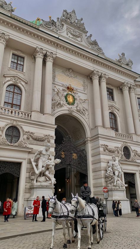 Vienna Aesthetic, Vienna Austria Travel, Vienna Waits For You, Vienna Christmas, Vienna Travel, Europe Aesthetic, Austria Travel, Europe Winter, Winter Pictures