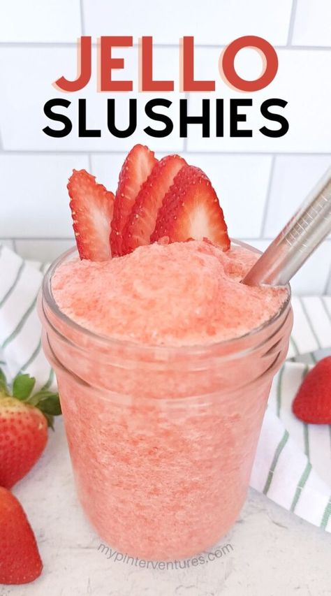 Jello Drinks Non Alcoholic, Fun And Easy Drinks To Make, Jello Slushies Recipe, Gatorade Slushie Recipe, Koolaid Slushies Recipes, Frozen Fruit Slush Recipes, Jello Drink, Slushie Recipe Blender, Healthy Fruit Slushies