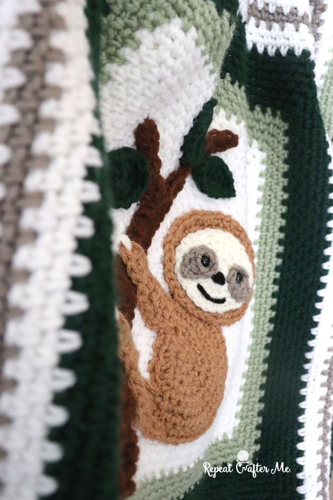 Crochet Sloth Blanket - Repeat Crafter Me Crochet Sloth Applique, Sloth Crochet Blanket, Crochet Green Bay Packers, Sloth Blanket, Bernat Super Value Yarn, Baby Afghan Crochet Patterns, Red Heart Super Saver Yarn, Crochet Sloth, Crochet Green