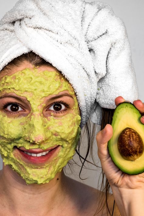 5 Avocado Face Mask Recipes For Every Skin Type Homemade Avocado Face Mask, Olive Oil Face Mask, Oats Face Mask, Potato Face Mask, Avocado Ideas, Avocado Face Mask Recipe, Face Wrinkles Remedies, Olive Oil For Face, Oily Skin Mask