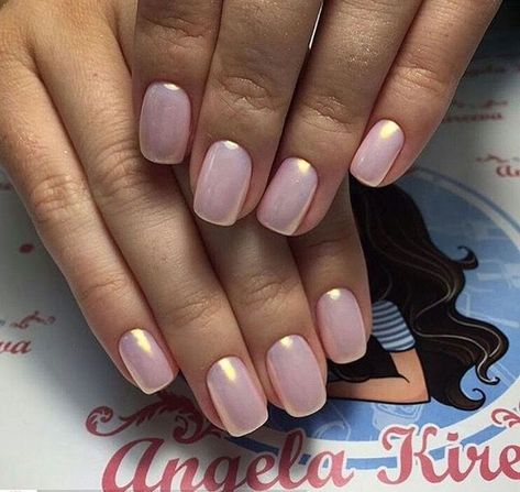 Pearly Neutral Nails, Pearl Manicure Ideas, Chrome Nails Toes, Nails Pearl Effect, Pearl Square Nails, Pearl Colored Nails, Pearl Nail Ideas, Pearlescent Nails, Irridescent Nails