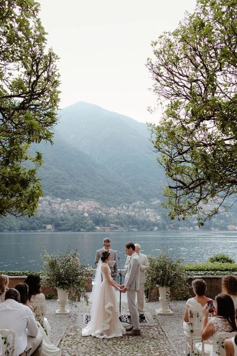 Regina Teodolinda, Lake Como Wedding, Destination Wedding Locations, Wedding Goals, Outdoor Wedding Ceremony, Italian Wedding, Dreamy Wedding, Italy Wedding, Junebug Weddings