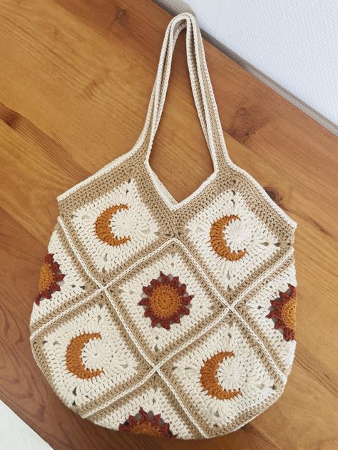 Sac Granny Square, Confection Au Crochet, Mode Crochet, Crochet Design Pattern, Crochet Handbags Patterns, Crochet Fashion Patterns, Crochet Tote Bag, Fun Crochet Projects, Crochet Diy