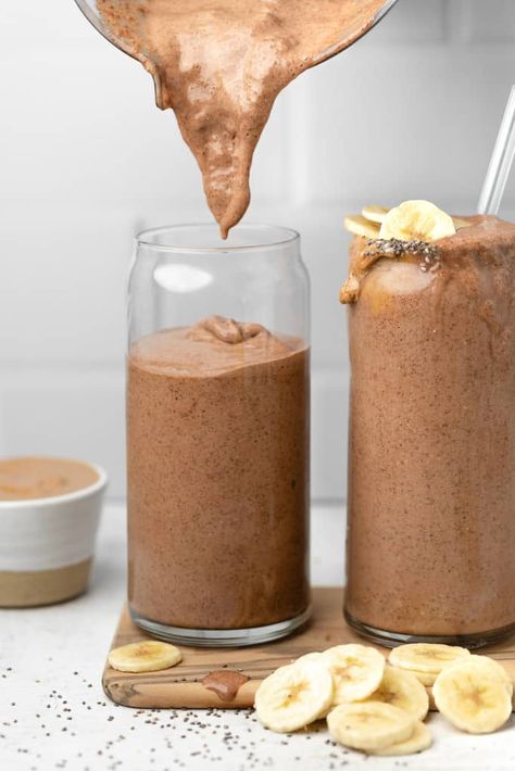 Coffee Smoothie Healthy, Coffee Banana Smoothie, Healthy Protein Smoothies, Coffee Protein Smoothie, Coffee Smoothie Recipes, Banana Protein Smoothie, Banana Splits, Banana Coffee, Banana Drinks