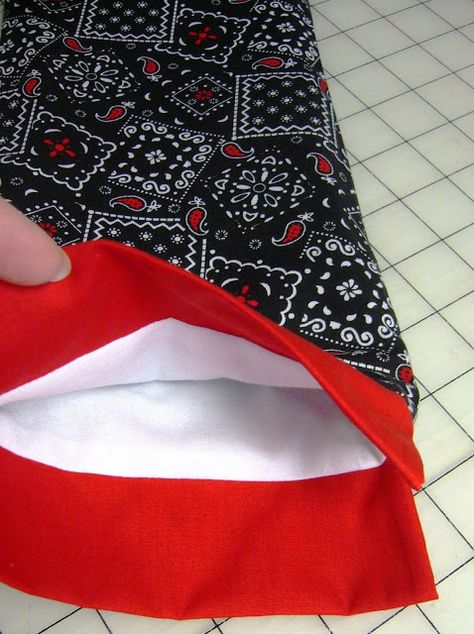 Simply Shoeboxes: Simple Lined Drawstring Bag Pattern and Tutorial ~ Perfect for OCC Pencil Pouch or Hygiene Supplies Sewing Bags Diy, Lined Drawstring Bag, Drawstring Bag Diy, Diy Bags No Sew, Drawstring Bag Tutorials, Drawstring Bag Pattern, Kids Drawstring, Trendy Sewing Patterns, Small Drawstring Bag