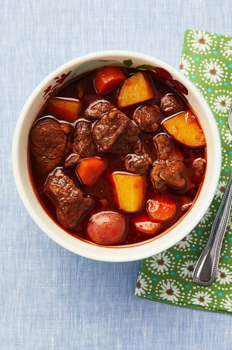 Pioneer Women Beef Stew, Beef Stew With Beer, Beer Stew, Easy Beef Stew Recipe, Irish Recipes Traditional, Easy Beef Stew, Hearty Beef Stew, Hamburger Soup, Stewed Potatoes