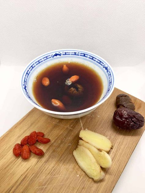 Ginger, Red Date and Dried Longan tea recipe - Greedy Girl Gourmet Dried Longan Recipe, Easy Authentic Chinese Recipes, Jujube Tea, Goji Berry Plant, Recipes Using Goji Berries, Benefits Of Goji Berries, Goji Berry Juice, Goji Berry Tea, Cooking Spinach