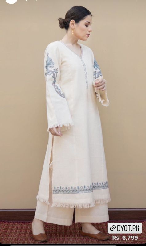 Pakistani Suits Winter, Winter Kameez Shalwar Designs, Kashmiri Style Kurtas, Pakistani Suit Embroidery Design, Pakistani Winter Suit Design, Winter Suit Design For Women Pakistani, Winter Suits For Women Indian Casual, Winter Pakistani Dresses Casual, Kashmiri Suits Salwar Kameez