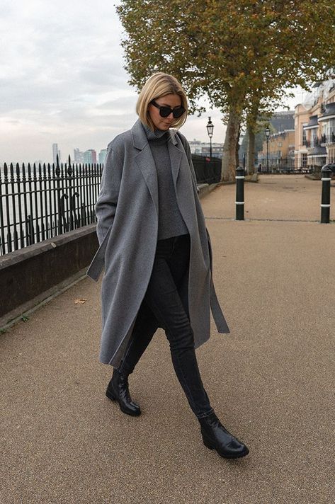 Emma Hill style. Grey wool wrap coat, grey high neck jumper, washed black jeans, chunky flat chelsea boots, Céline Baby Audrey sunglasses, chic casual outfit for Autumn Winter Grey Coat Outfit Winter, Grey Coat Outfit, Wool Coat Outfit, Moda Over 40, Chelsea Boots Outfit, Minimalist Moda, Winter Coat Outfits, Mode Mantel, Gray Wool Coat