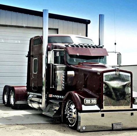 Kenworth W900 Custom Interior, W900l Kenworth Custom, Kenworth T800, Truck Diy, Kenworth W900, Truck Tailgate, Custom Big Rigs, Custom Truck, Show Trucks