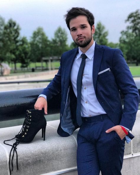 Nathan Kress (@nathankress) • Instagram photos and videos Icarly Cast, Freddie Benson, Nathan Kress, Then Vs Now, Professional Shoes, Miranda Cosgrove, Julia Quinn, Icarly, Woo Young