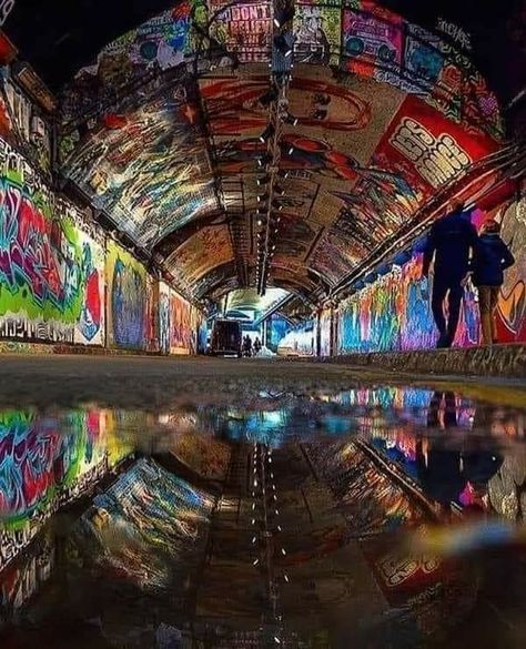 Tunnel graffiti in London Graffiti Tunnel, Leake Street, Waterloo Station, Graffiti Photography, Colorful Murals, Graffiti Style Art, Street Graffiti, London Photography, Portrait Frame