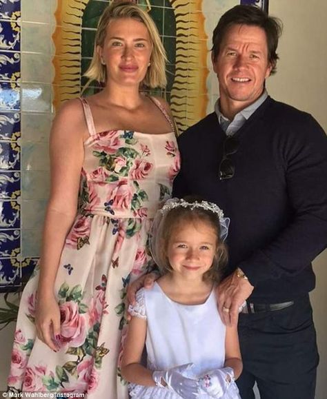 First Communion Mom Outfit, Mark Wahlberg Daughter, Mark Wahlberg Calvin Klein, Mark Wahlberg And Wife, Rhea Durham, Wahlberg Brothers, Ben And Jennifer, Actor Mark Wahlberg, Saturday Post