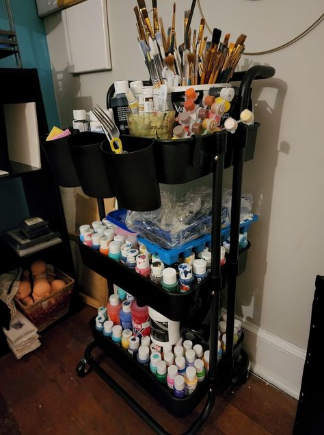 Painting Organization Ideas, Stationary Cart, Crafting Cart, Art Trolley, Dream Art Room, Art Studio Storage, Paint Organization, Pinterest Room, Art Studio Room