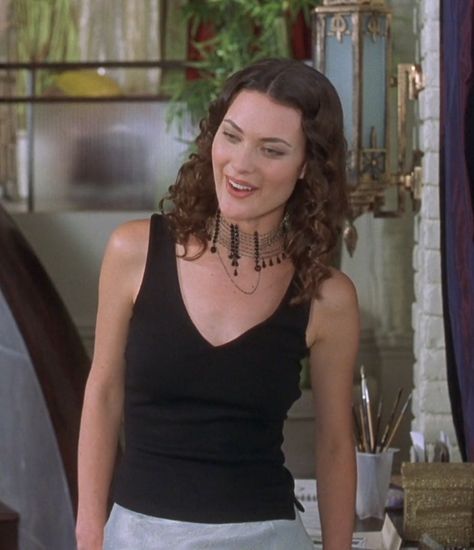 Shalom Harlow 90s Style, Shalom Harlow Outfit, Shalom Harlow Hair, Shalom Harlow 90s, Shalom Harlow Off Duty, Shalom Harlow Walk, Shalom Harlow Curly Hair, Shalom Harlow 90s Runway Video, Shalom Harlow 2022