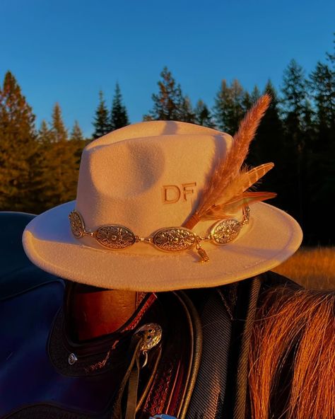 New Brim&Band custom order🤍 DM me for your custom order today! Keep an eye out for more content release of custom orders🤍 Big thanks to my sweet gelding Trigger for being so patient while I tried to get the best photos of this gorgeous white felt fedora style hat🫶🏼 #customhats#brim&band#brim&bandcustomhats#westernwear#westernstyle#westernlifestyle Felt Fedora, Custom Hats, Western Wear, Hat Fashion, Fedora, Cool Photos