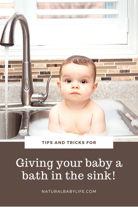 Giving your baby a bath in the sink isn't as strange as you might think. Plus, it can even save you time and effort - especially if you are still recovering from delivery!  Find out the best tips for giving your baby a bath in a sink whether its in the kitchen, bathroom, or even the laundryroom! Baby Sink Bath, Free Range Parenting, Baby Baden, Vegan Kids, Baby Soap, Sink Kitchen, Natural Pregnancy, Natural Parenting, Clean Sink