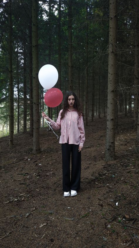 clown, clown makeup, nature, scary, horror, forest, spring, aesthetic Weird Core Photography, Scary Clown Photoshoot, Spooky Clown Photoshoot, Clown Photoshoot Ideas, Creepy Clown Aesthetic, Scary Photoshoot, Woodsy Photoshoot, Forest Moodboard, Clown Photography