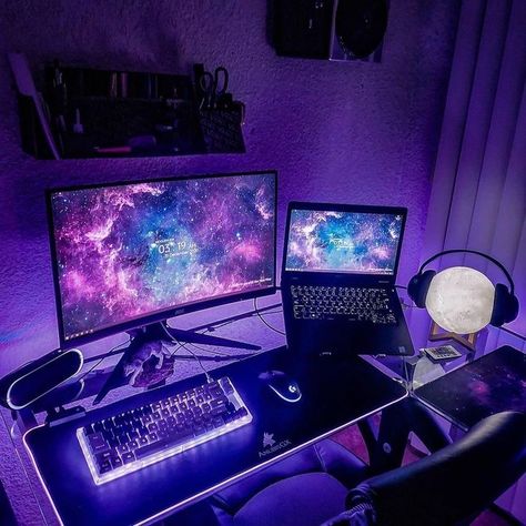 Gaming Laptop Setup, Laptop Setup, Laptop Gaming Setup, Wfh Setup, Gaming Things, Gamer Bedroom, Office Vibes, Setup Gamer, Computer Desk Setup