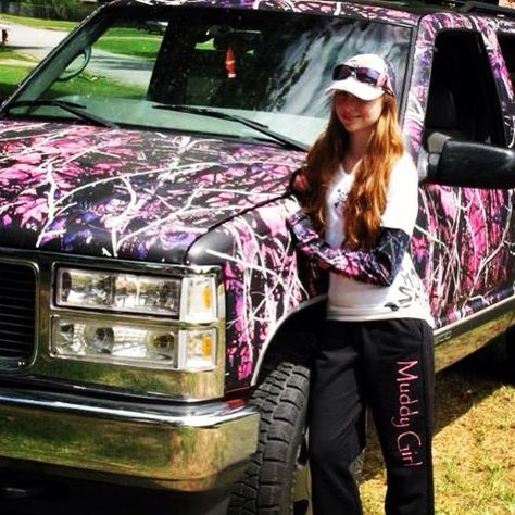 Muddy Girl Wrap..I want my Durango done in this !!! Truck Vision Board, Country Music Festival Outfits, Camo Truck, Muddy Girl Camo, Camo Wraps, Girl Camo, Camo Stuff, Country Girl Life, Muddy Girl