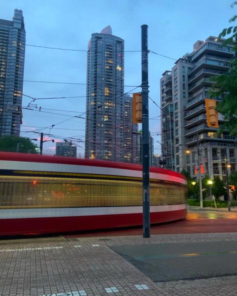 Toronto Ttc Aesthetic, Ttc Aesthetic, Toronto Streetcar, Toronto Aesthetic, Toronto Street, Aesthetic Artsy, Downtown Toronto, Long Exposure, My Ride