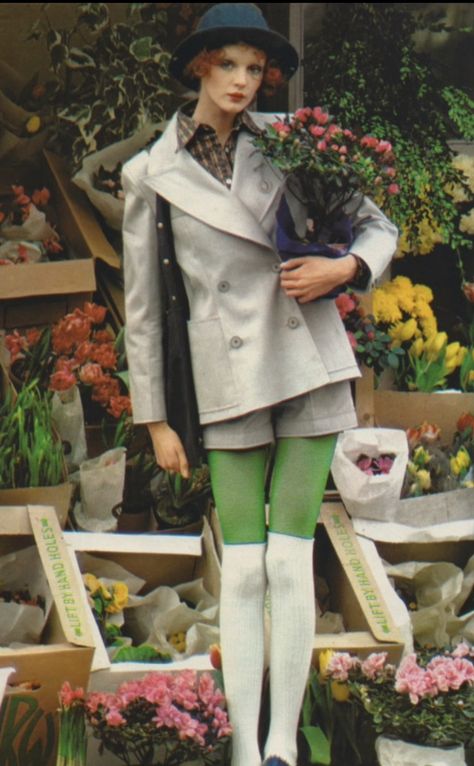 Colorful Tights Outfit, Green Tights, 60s 70s Fashion, Colored Tights, Tights Outfit, Blazer And Shorts, Style Profile, 70s Fashion, Look Cool