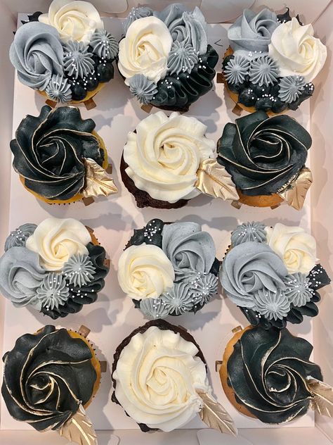 Black White And Silver Cupcakes, Black And Silver Cupcakes Ideas, Rip 20s Cupcakes, Prom Cupcakes Ideas, Gold And Silver Cupcakes, 30th Birthday Cupcake Ideas For Women, Black And White Cupcakes Ideas, Black And Gold Cupcakes Birthdays, Black And Silver Cupcakes