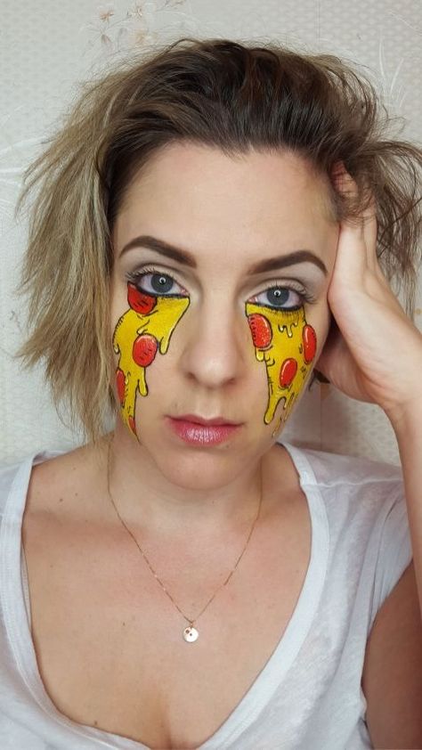 Pizza is always the best option. Food Makeup Looks, Makeup Kawaii, Food Makeup, Cute Eye Makeup, Face Art Makeup, Face Paint Makeup, Pretty Makeup Looks, Makeup Challenges, Photoshoot Makeup