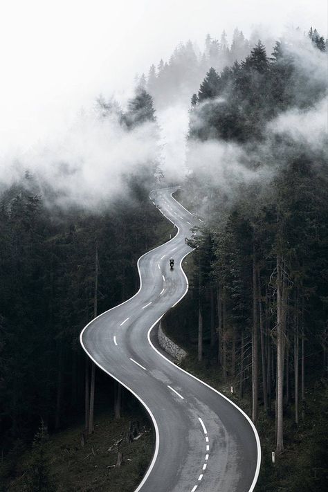 Empty Road, Road Photography, Beautiful Roads, Winding Road, Wanderlust Travel, The Words, The Great Outdoors, Beautiful Nature, Landscape Photography