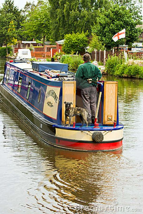 CANAL NARROW BOATS | Idyllic scene as traditional narrow boat travels through the English countryside Narrow Boats, Narrowboat Aesthetic, Boats In Harbour, Storybook Land Canal Boats, Luxury Narrowboat, Canal Boat Interior, Canal Boat Art, Barge Boat, Canal Boats England