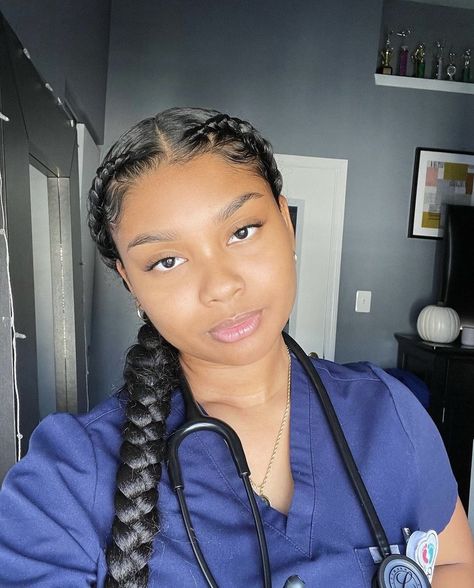 Black Nurse Hairstyles, Nurse Hairstyles Scrubs, Curly Hairstyles For Work, Nurse Bae, Black Nurses, Hairstyles For Work, Nursing School Inspiration, Nursing Goals, Nurse Hairstyles